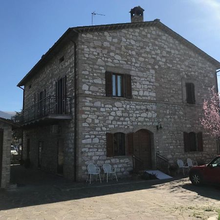 Hôtel La Casa Delle Sirene à Assise Extérieur photo