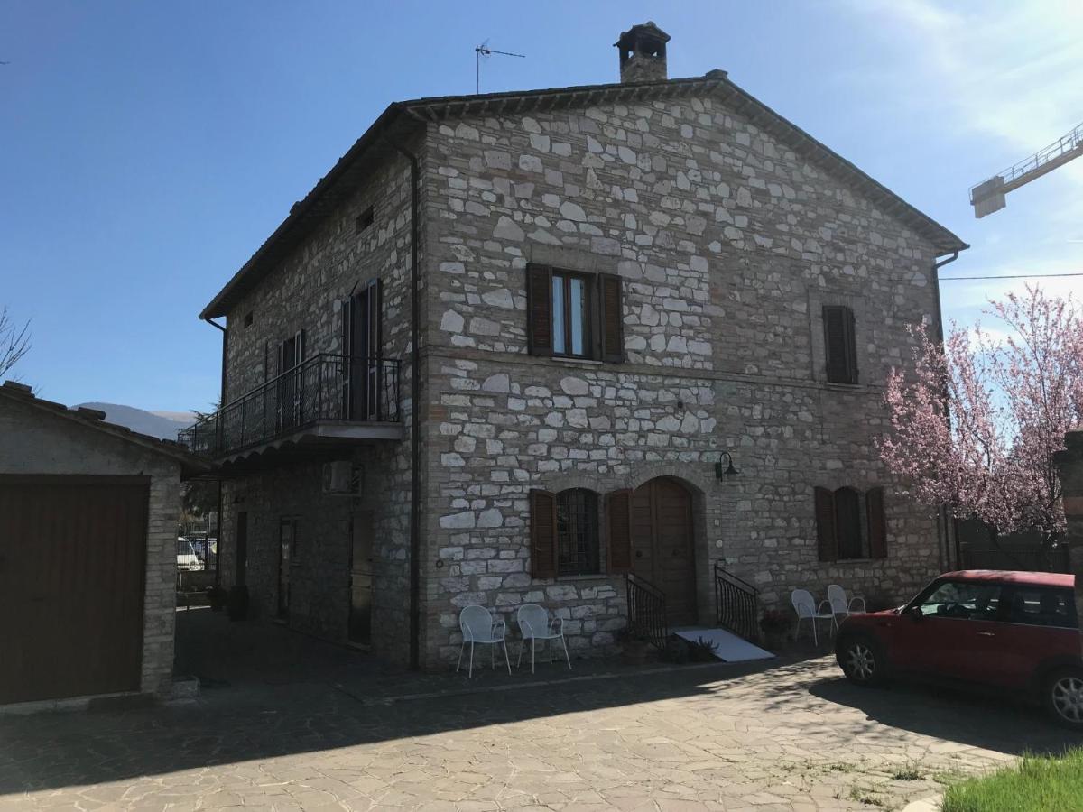 Hôtel La Casa Delle Sirene à Assise Extérieur photo
