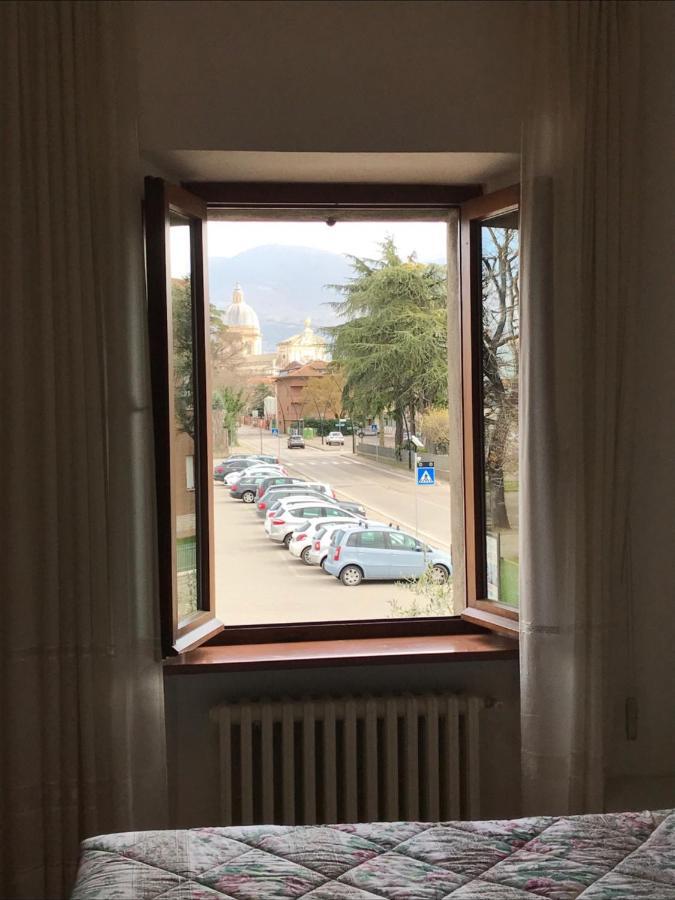 Hôtel La Casa Delle Sirene à Assise Extérieur photo